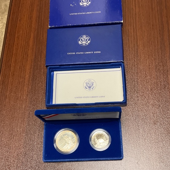 United States Liberty Coins Set in Blue Case - Picture 2 of 2